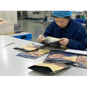 復(fù)合包裝袋為什么會(huì)卷邊、翹邊？材料、熟化和制袋問(wèn)題怎么排查